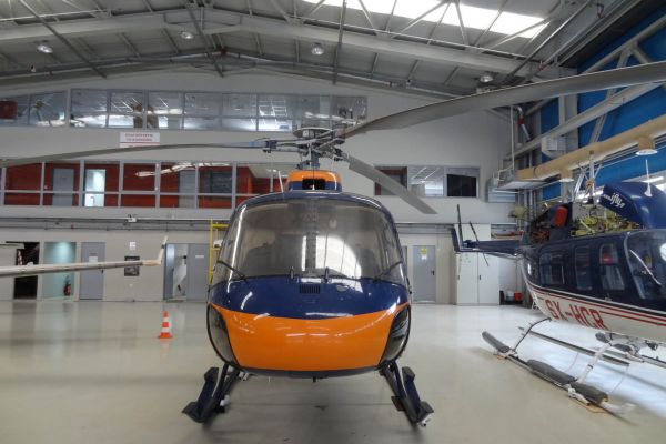 eurocopter-as355-f2-exterior-117CEE8D61-53CE-7A57-A4BA-45825FCD98D3.jpg