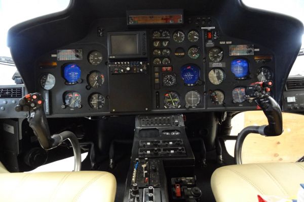 eurocopter-as355-f2-interior-53A729987-C190-EF93-2C1C-3D83A7DBAF79.jpg